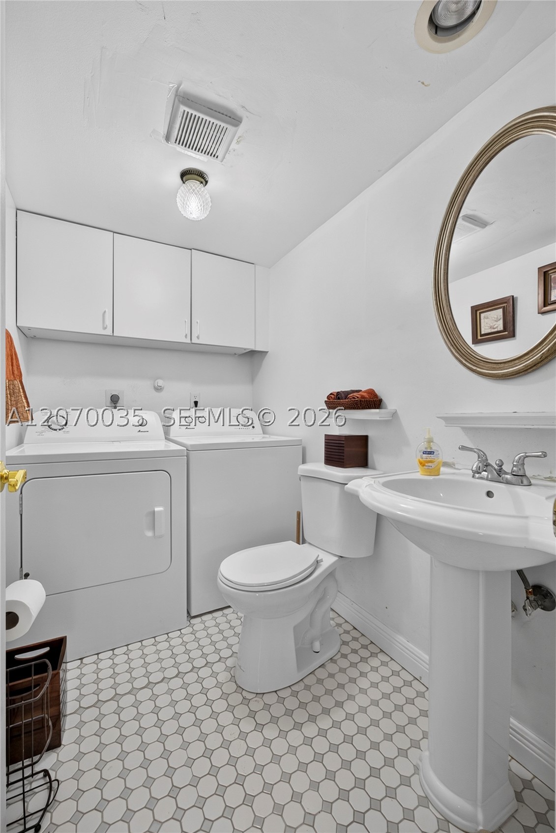 953 Springdale Cir, Palm Springs FL 33461