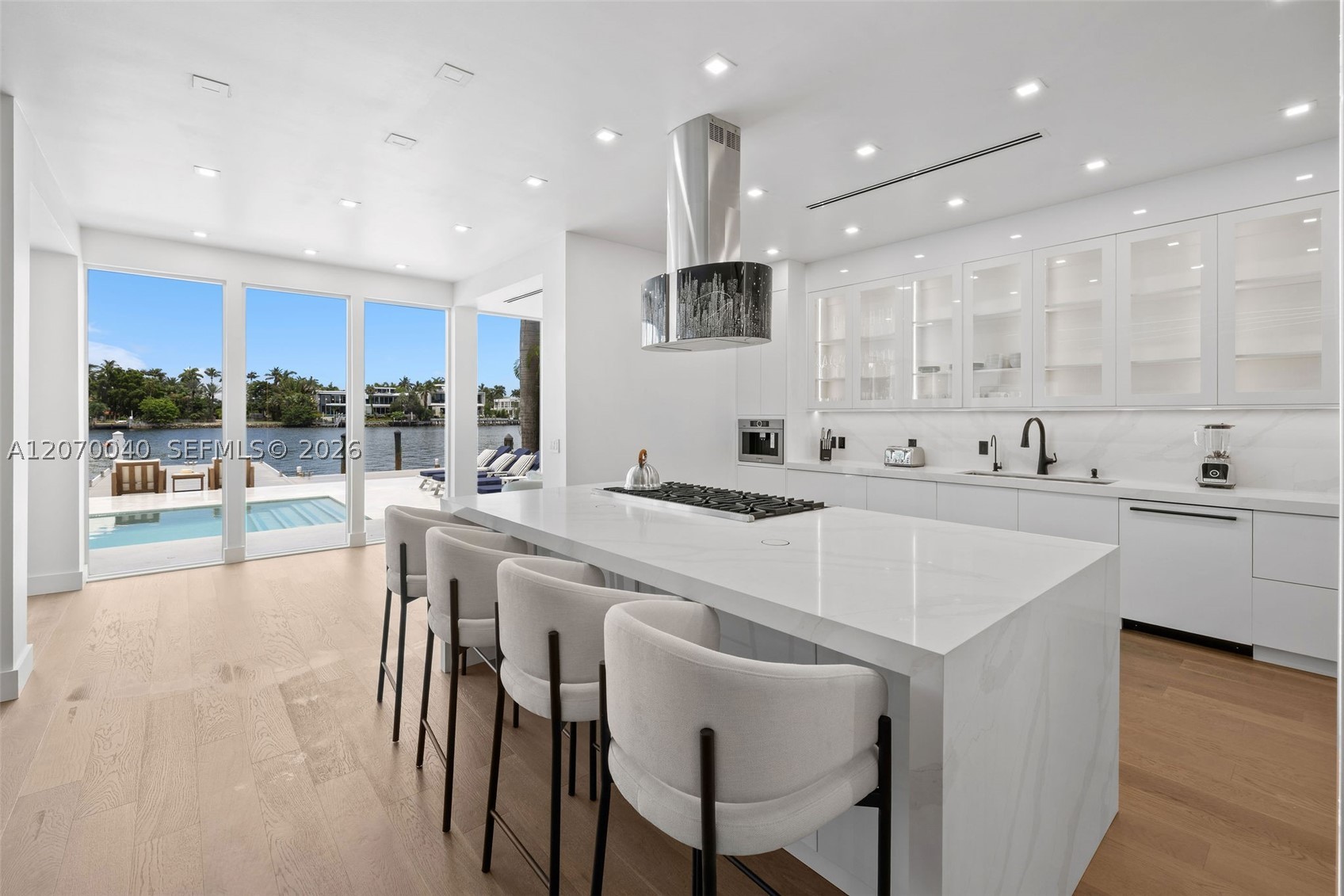 257 N Coconut Ln, Miami Beach FL 33139