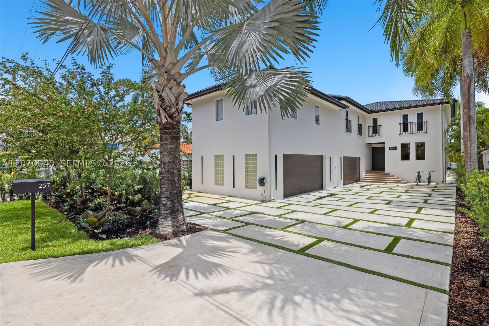 257 N Coconut Ln, Miami Beach FL 33139