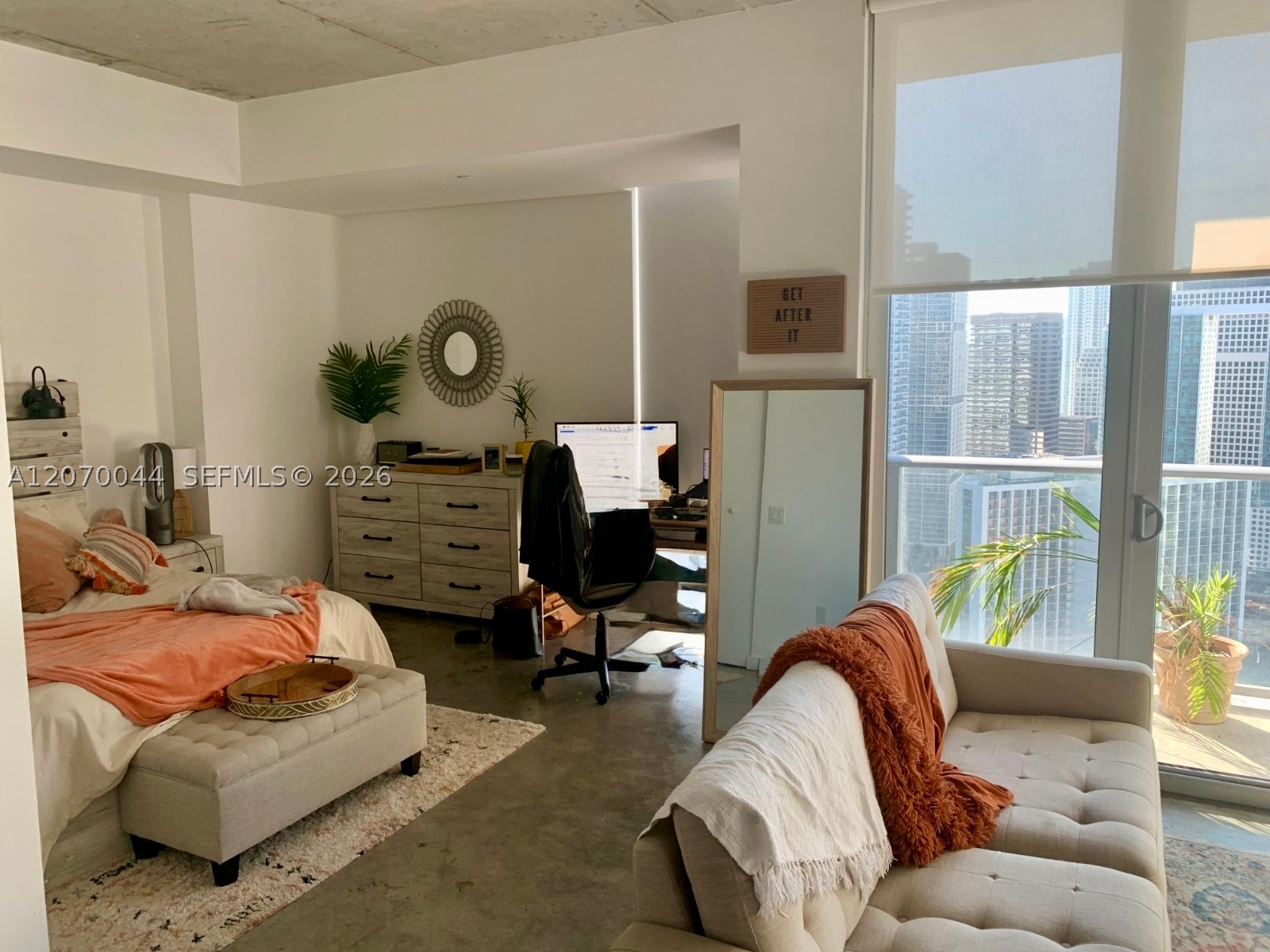 151 SE 1st St #3509, Miami FL 33131