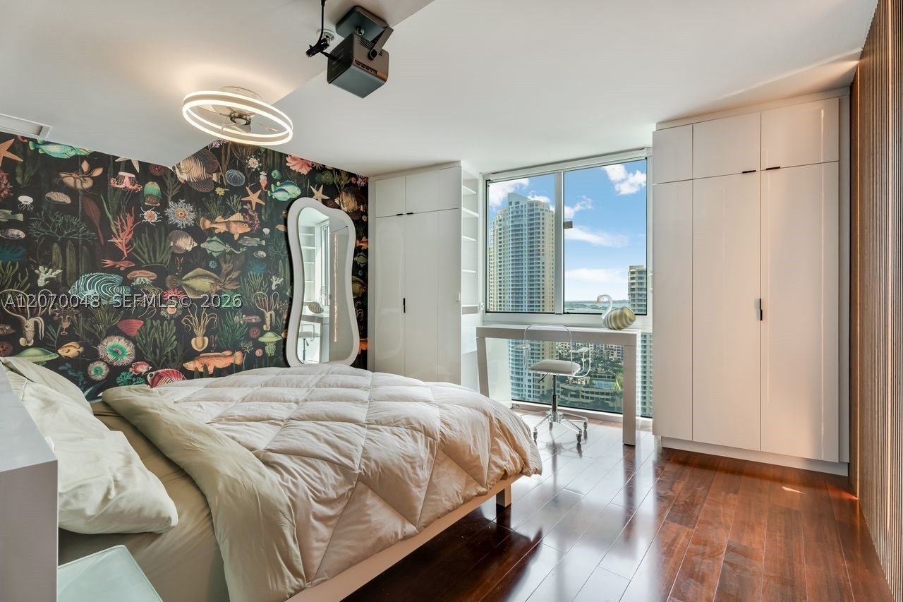 335 S Biscayne Blvd #2609, Miami FL 33131