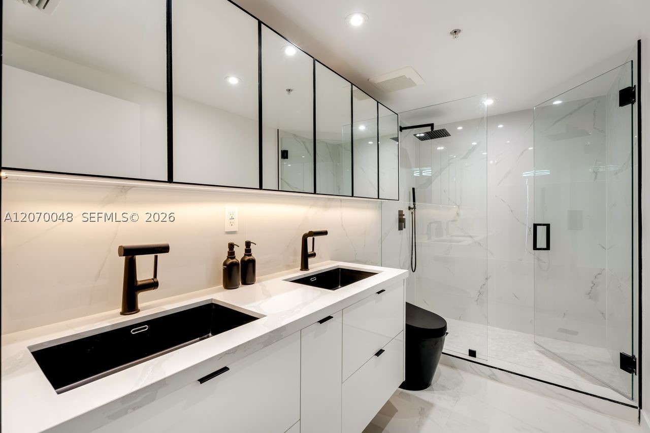 335 S Biscayne Blvd #2609, Miami FL 33131