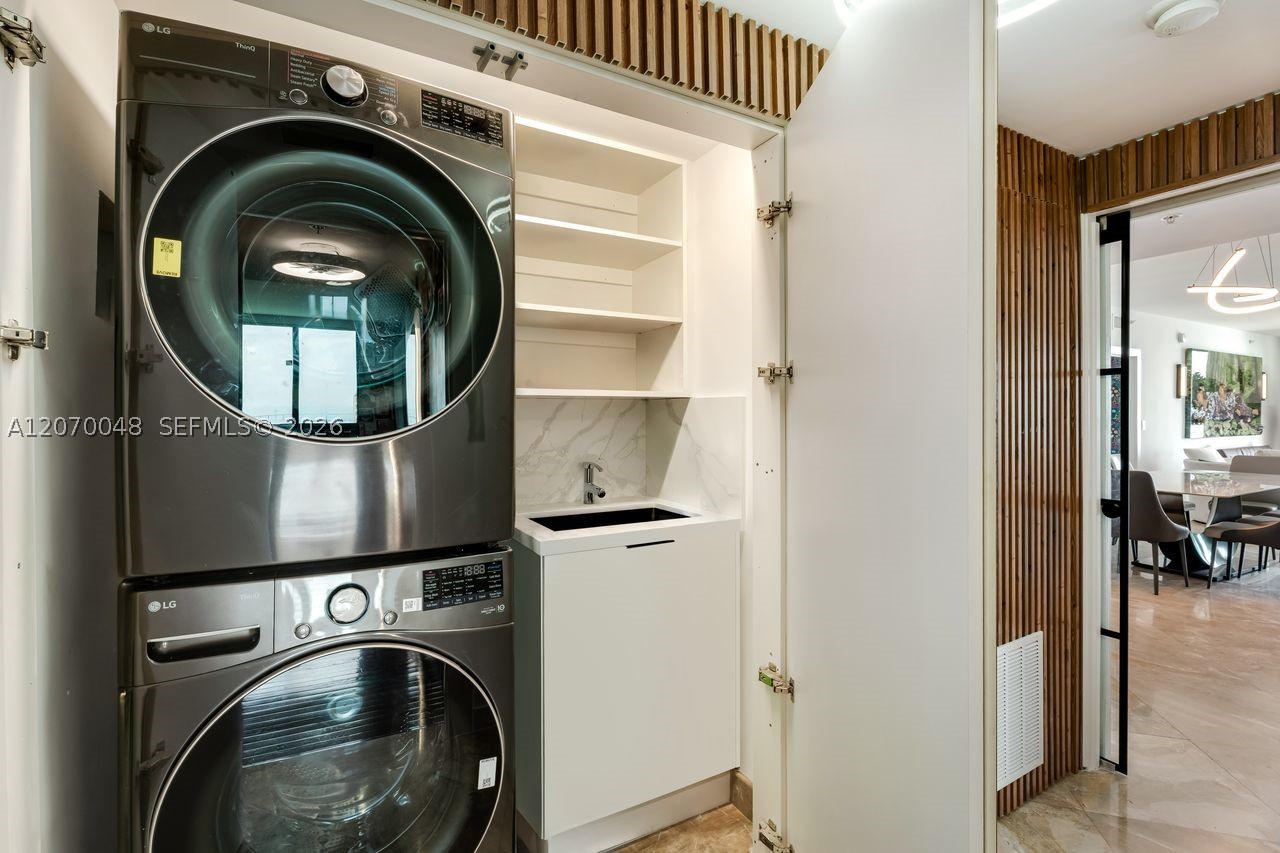 335 S Biscayne Blvd #2609, Miami FL 33131