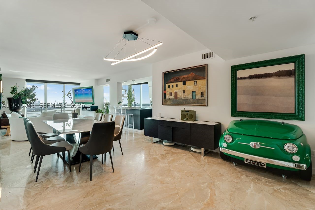 335 S Biscayne Blvd #2609, Miami FL 33131