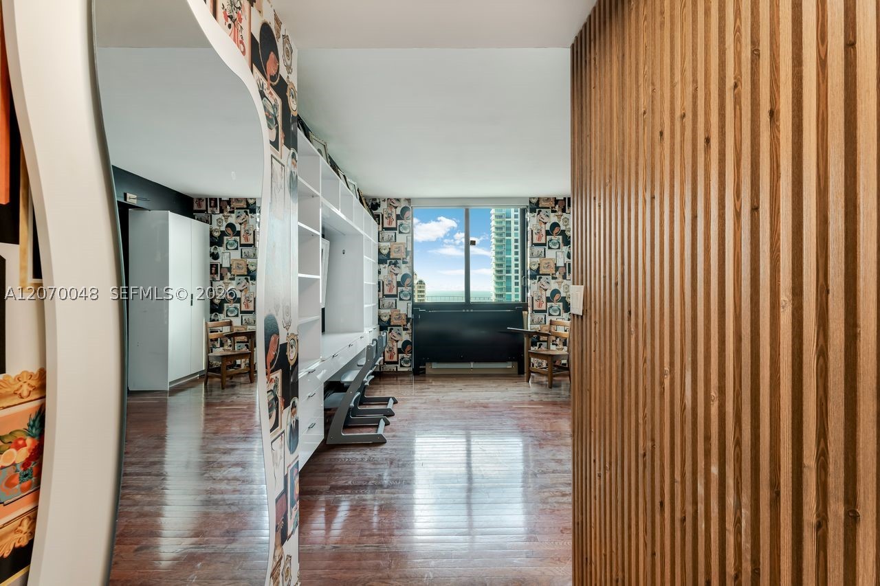 335 S Biscayne Blvd #2609, Miami FL 33131
