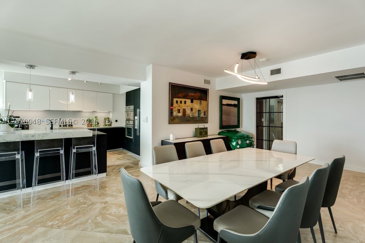 335 S Biscayne Blvd #2609, Miami FL 33131