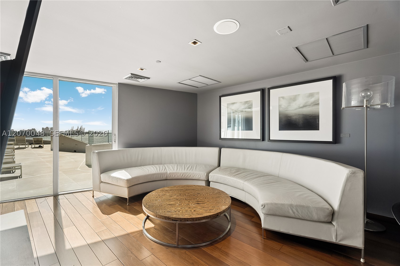 335 S Biscayne Blvd #2609, Miami FL 33131
