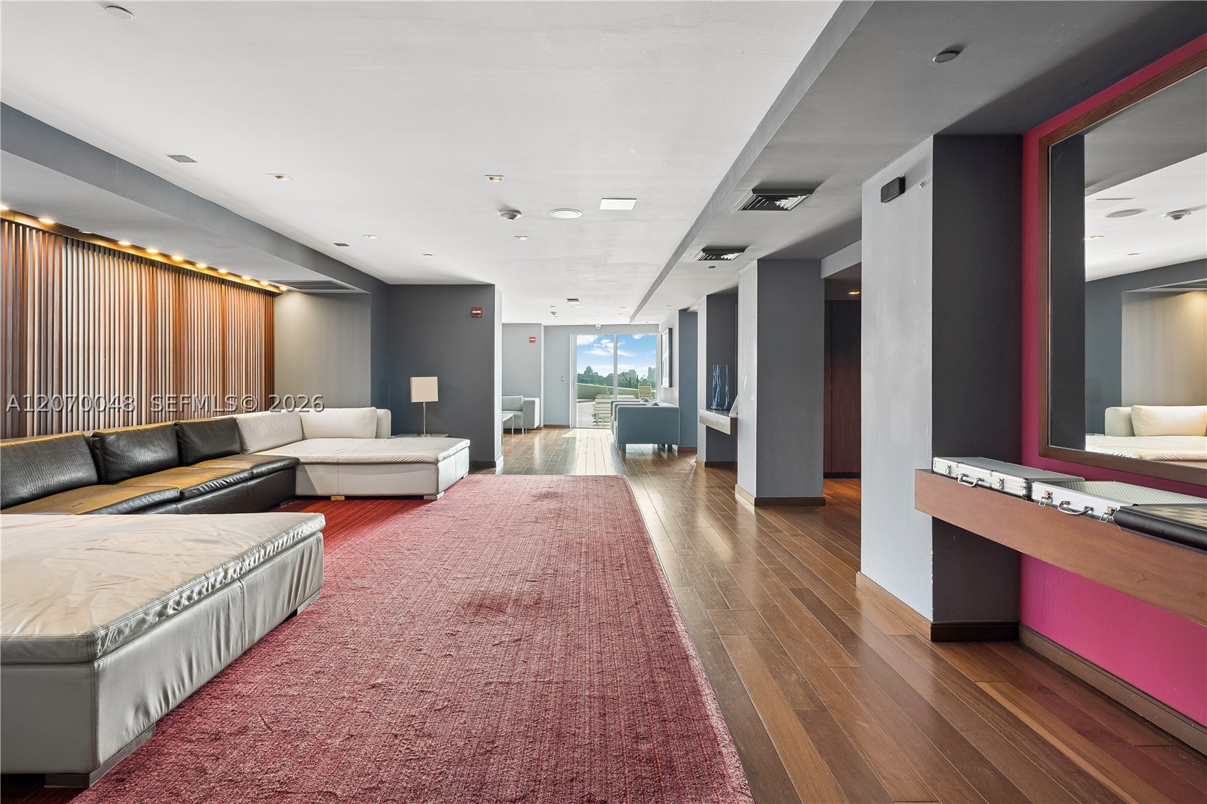 335 S Biscayne Blvd #2609, Miami FL 33131