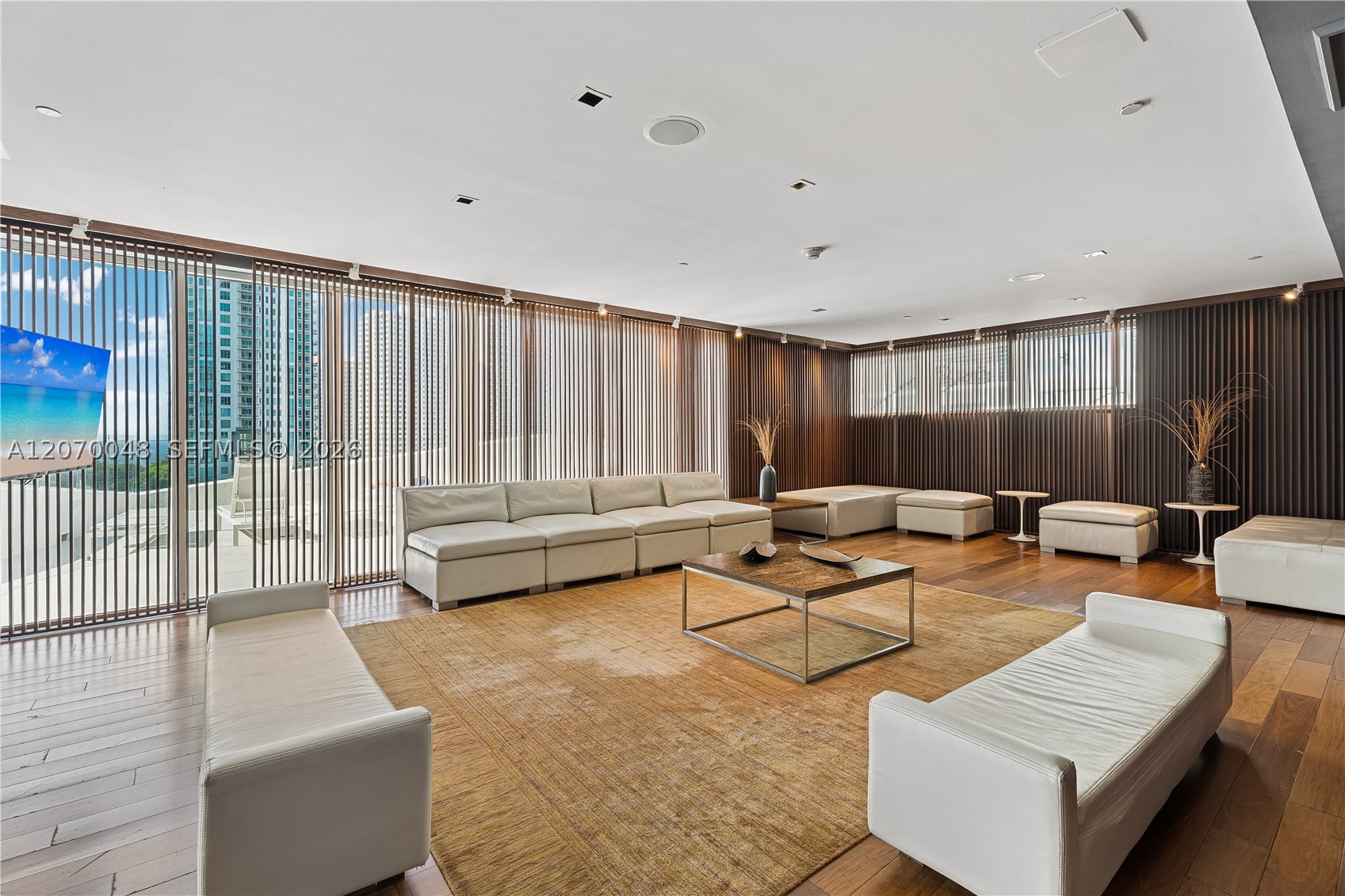335 S Biscayne Blvd #2609, Miami FL 33131
