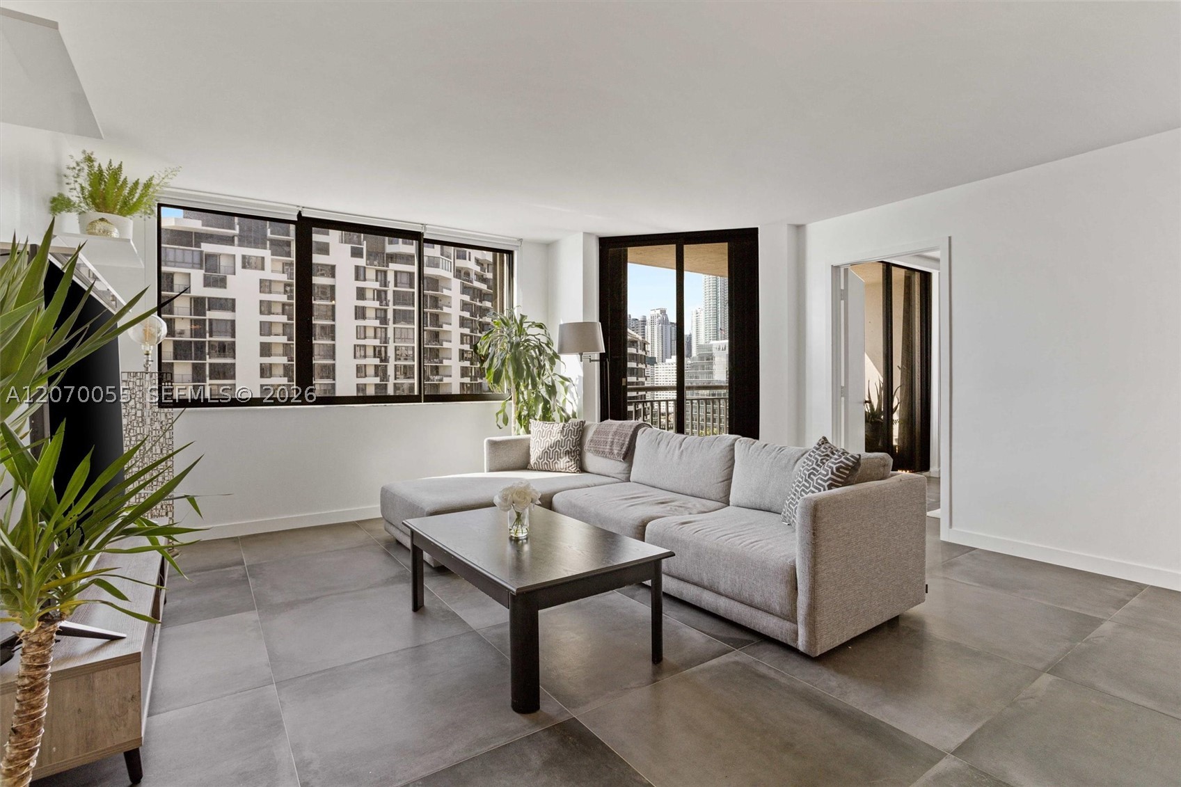 540 Brickell Key Dr #1519, Miami FL 33131