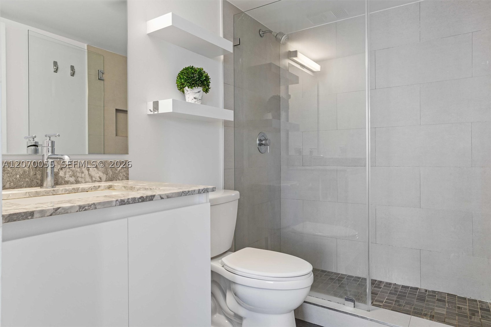 540 Brickell Key Dr #1519, Miami FL 33131