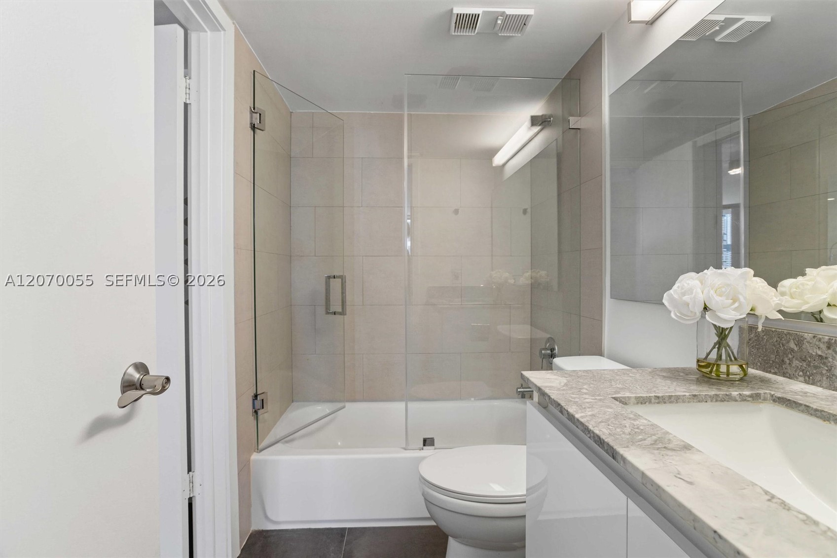 540 Brickell Key Dr #1519, Miami FL 33131