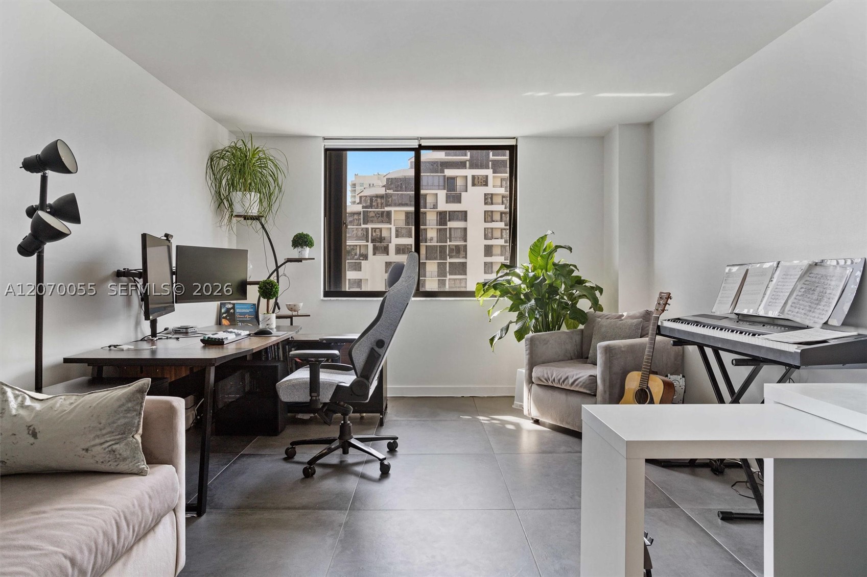 540 Brickell Key Dr #1519, Miami FL 33131