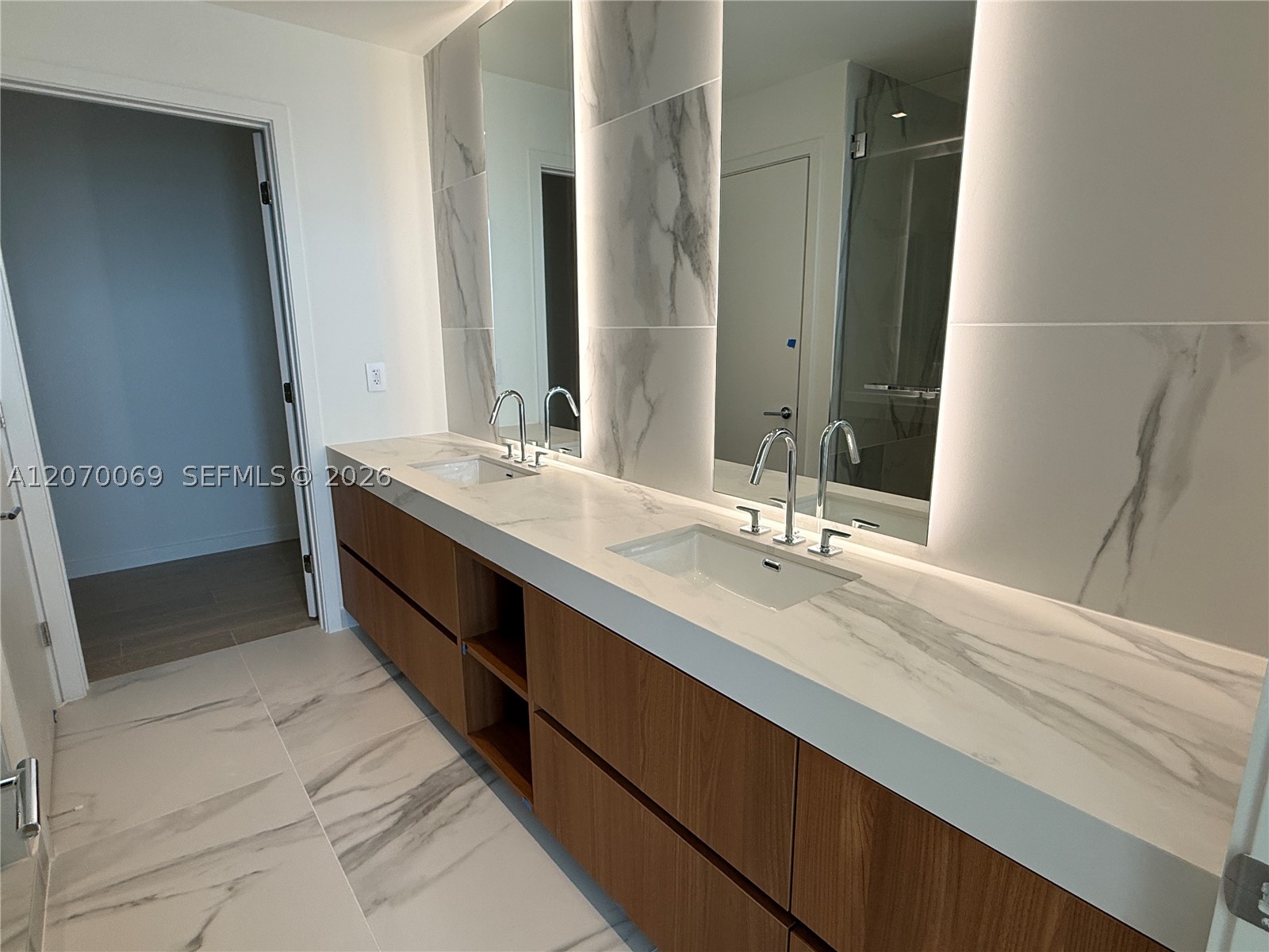 1400 Biscayne Blvd #3506, Miami FL 33132