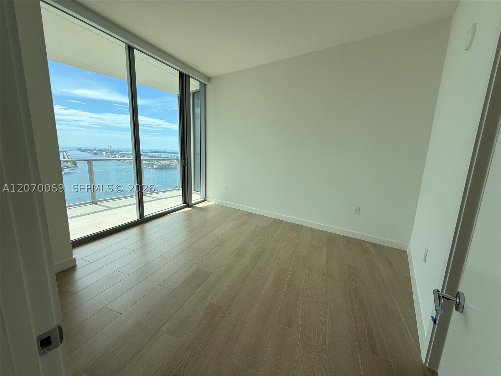 1400 Biscayne Blvd #3506, Miami FL 33132