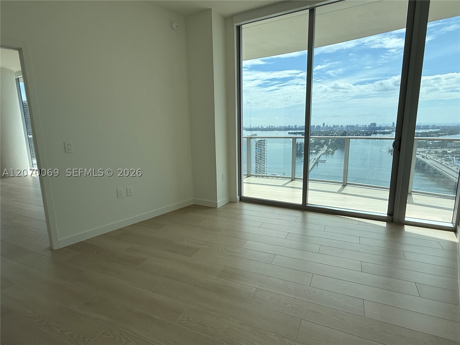 1400 Biscayne Blvd #3506, Miami FL 33132