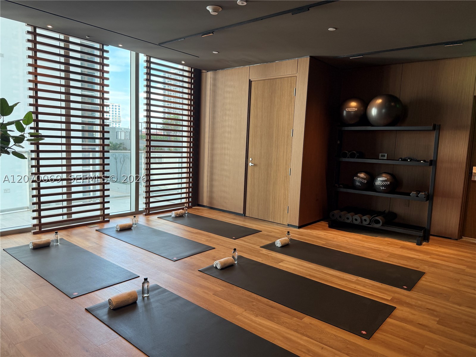 1400 Biscayne Blvd #3506, Miami FL 33132