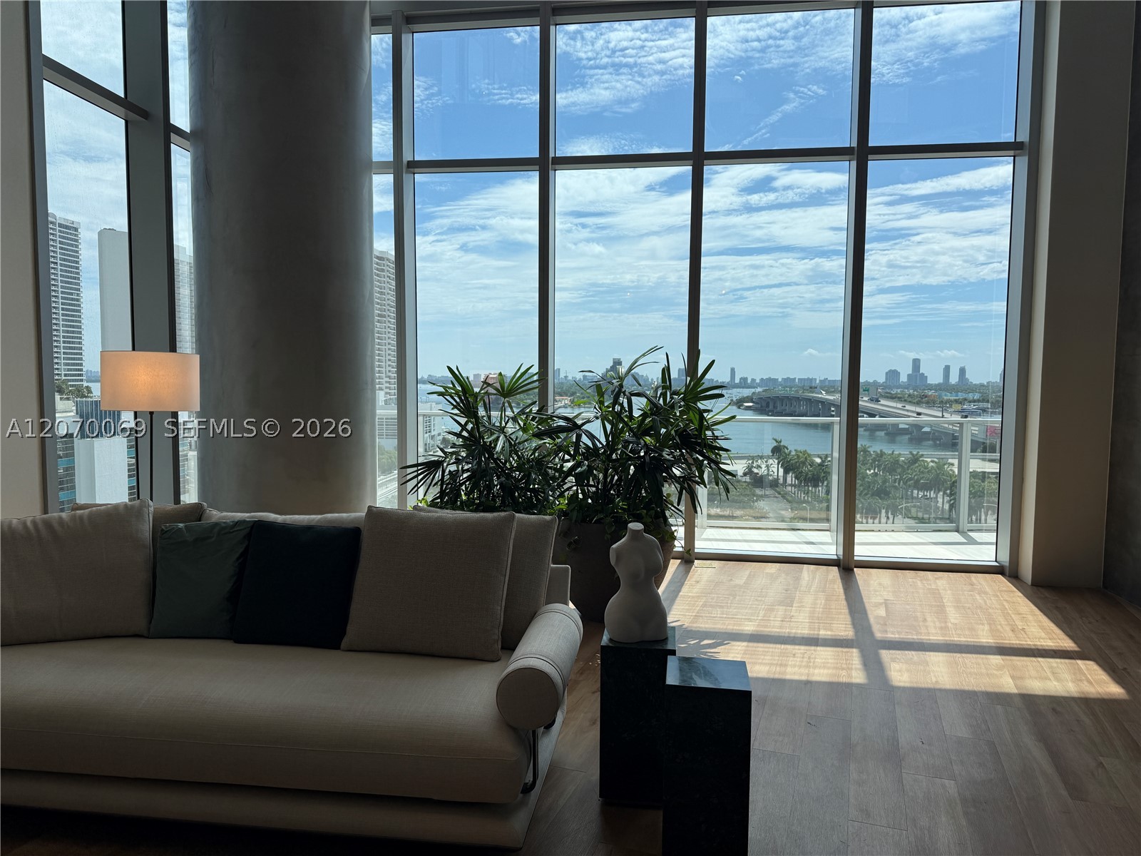 1400 Biscayne Blvd #3506, Miami FL 33132