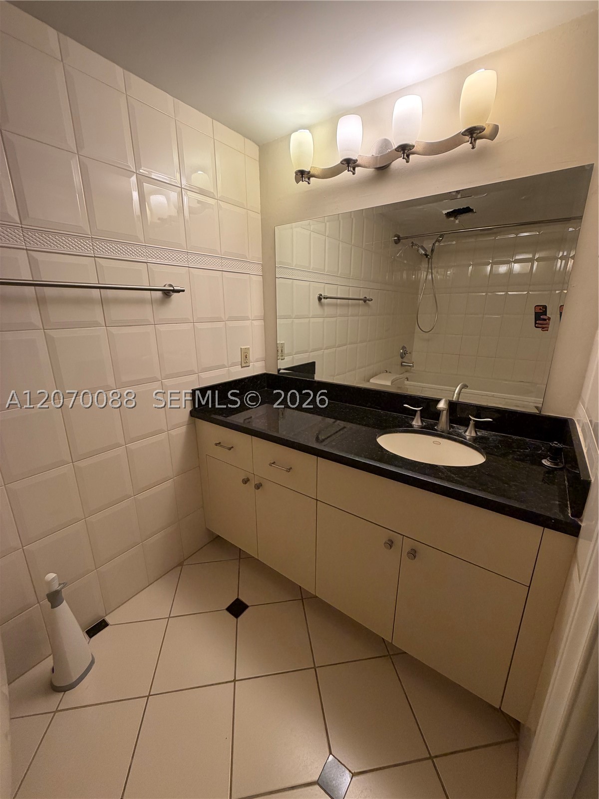 2640 NE 135th St #202, North Miami FL 33181