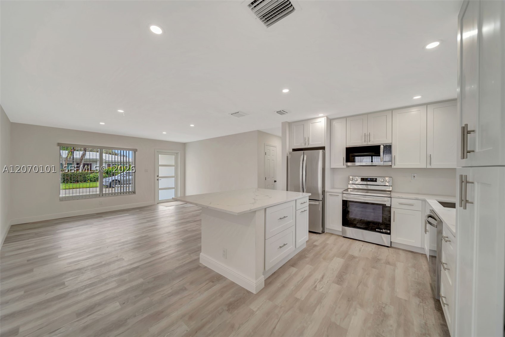 8502 NW 59th St, Tamarac FL 33321