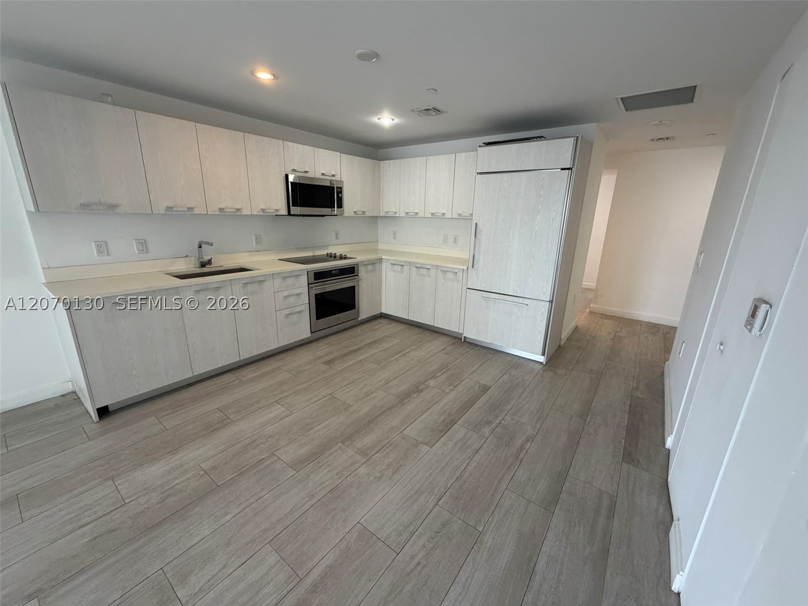 55 SW 9th St #2410, Miami FL 33130