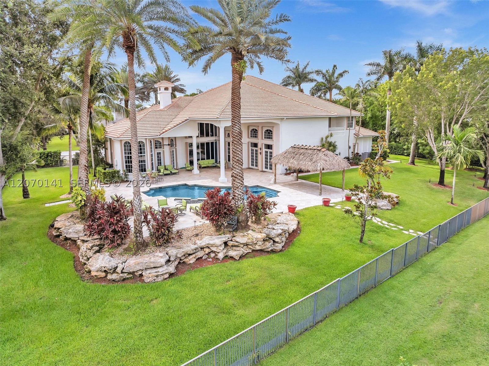 3828 Pine Lake Dr, Weston FL 33332