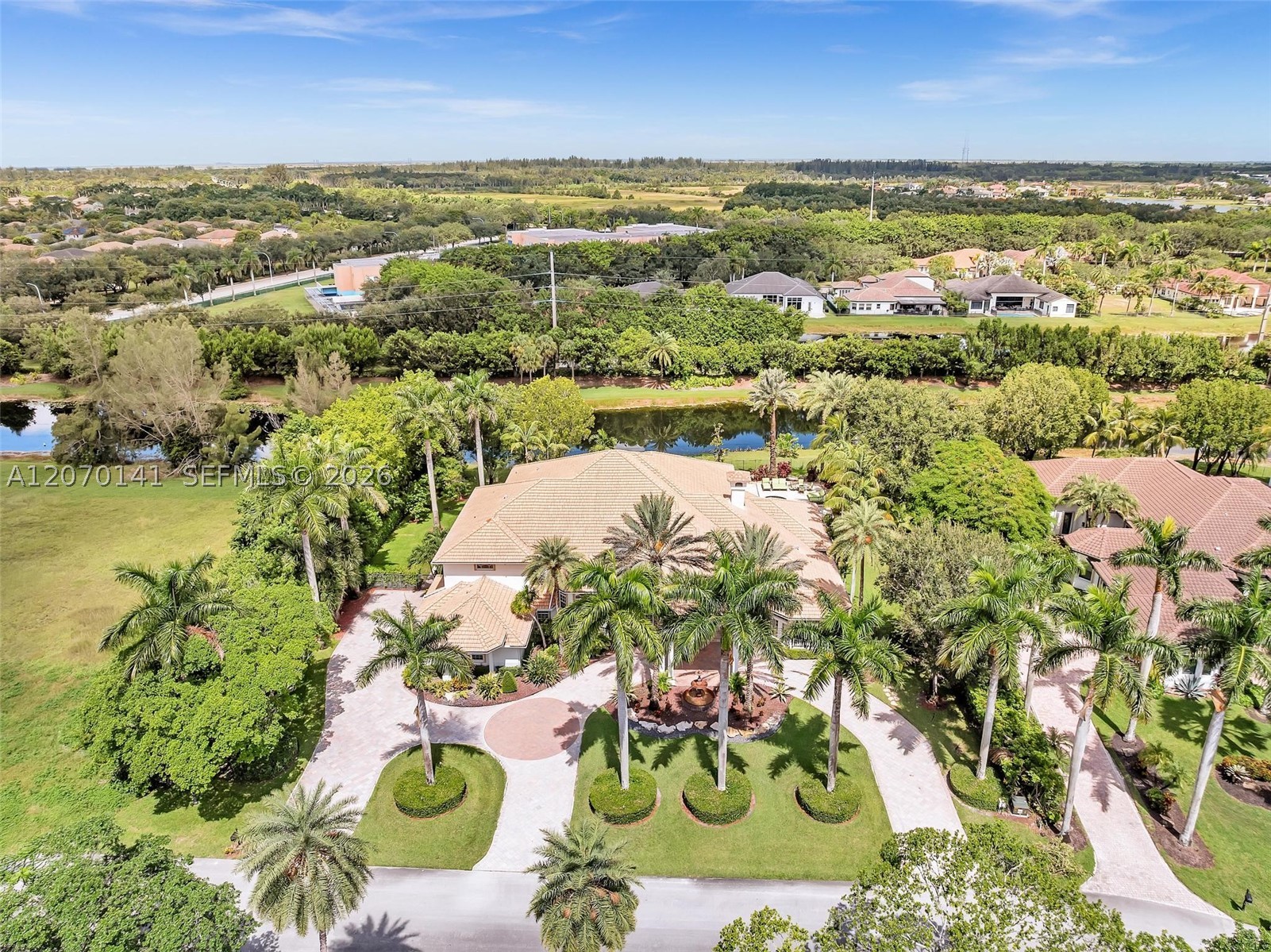 3828 Pine Lake Dr, Weston FL 33332