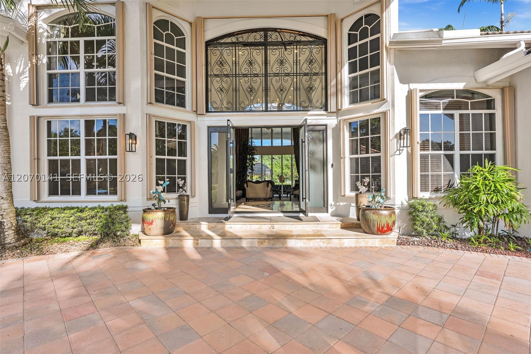 3828 Pine Lake Dr, Weston FL 33332