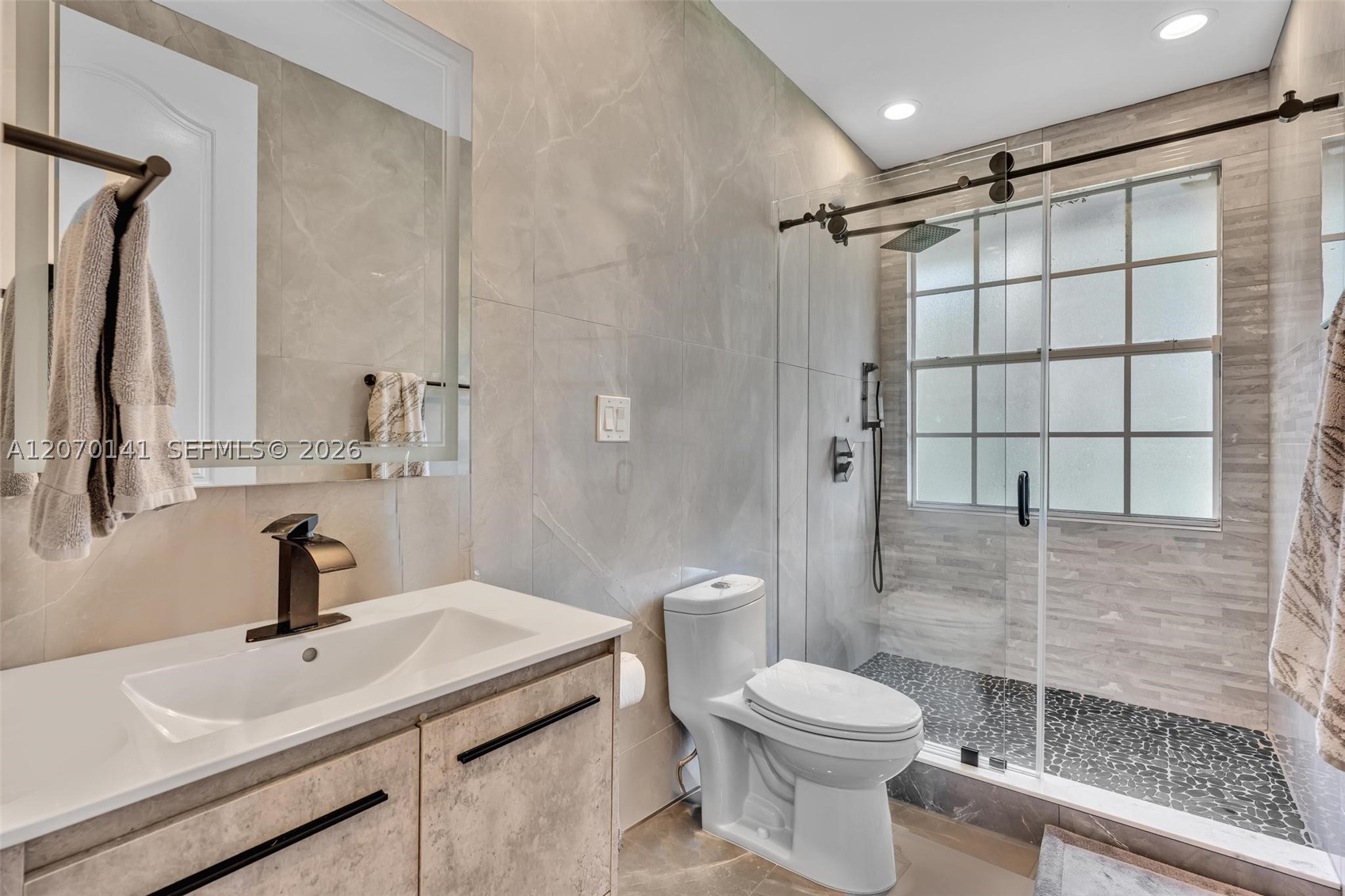 3828 Pine Lake Dr, Weston FL 33332