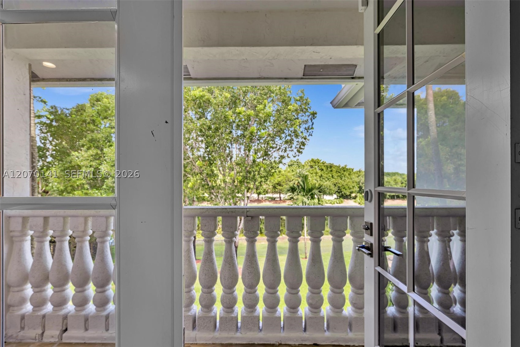 3828 Pine Lake Dr, Weston FL 33332