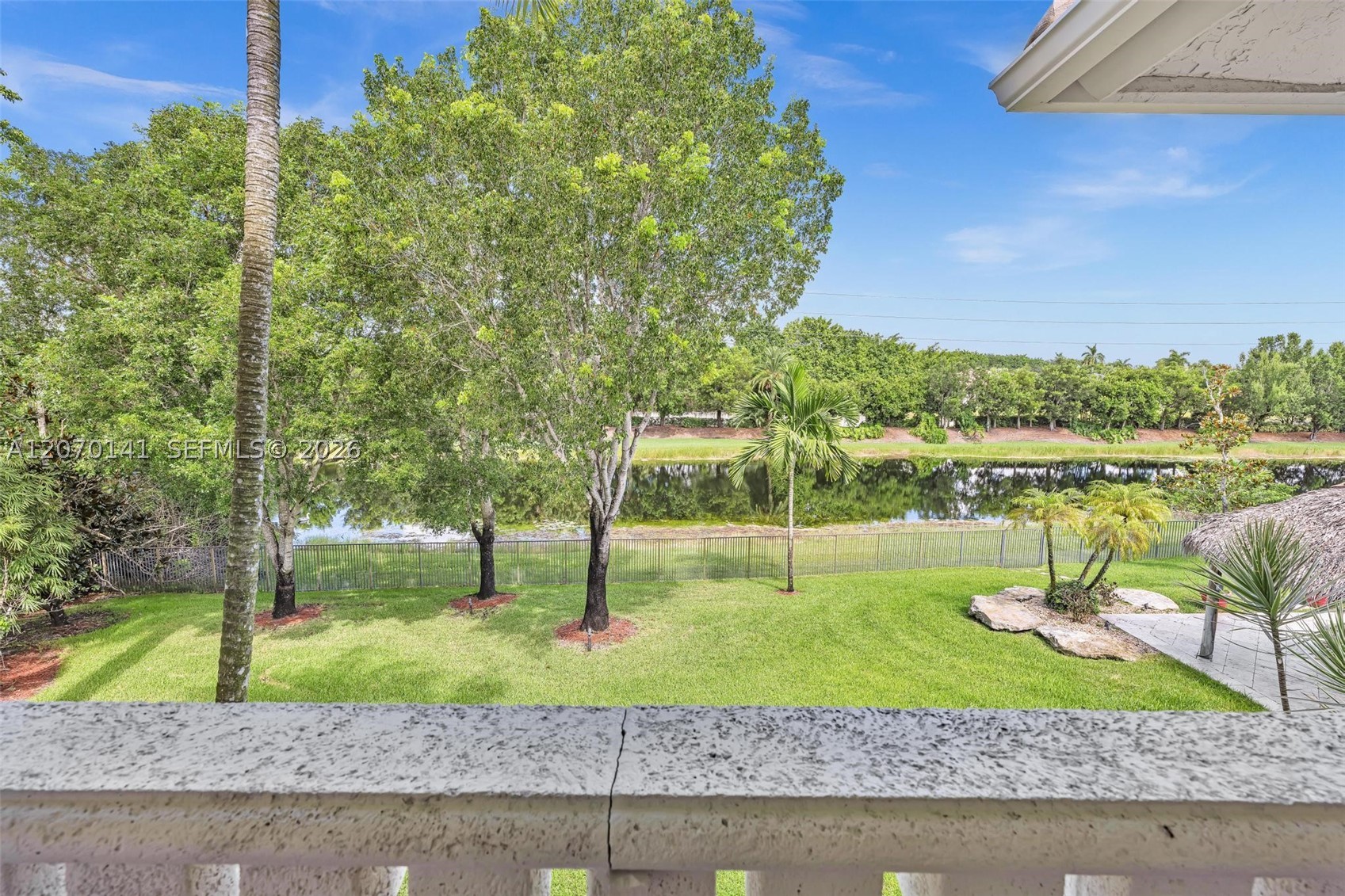 3828 Pine Lake Dr, Weston FL 33332