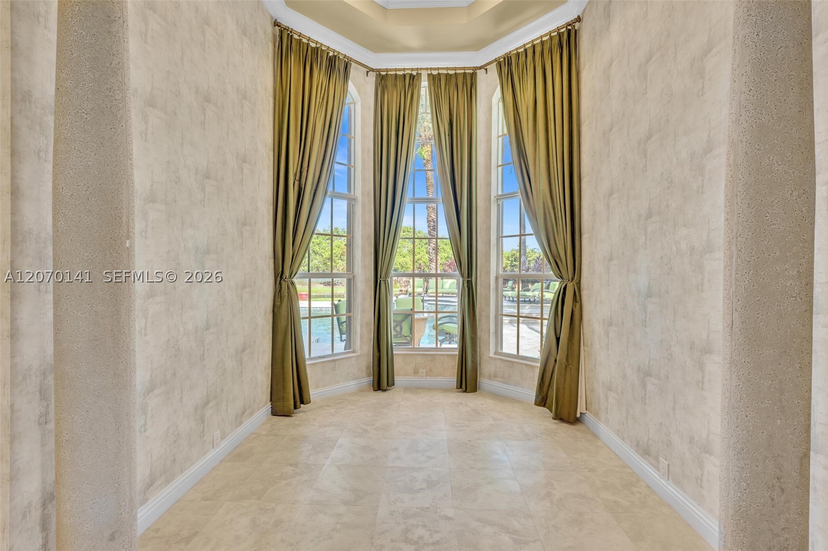 3828 Pine Lake Dr, Weston FL 33332