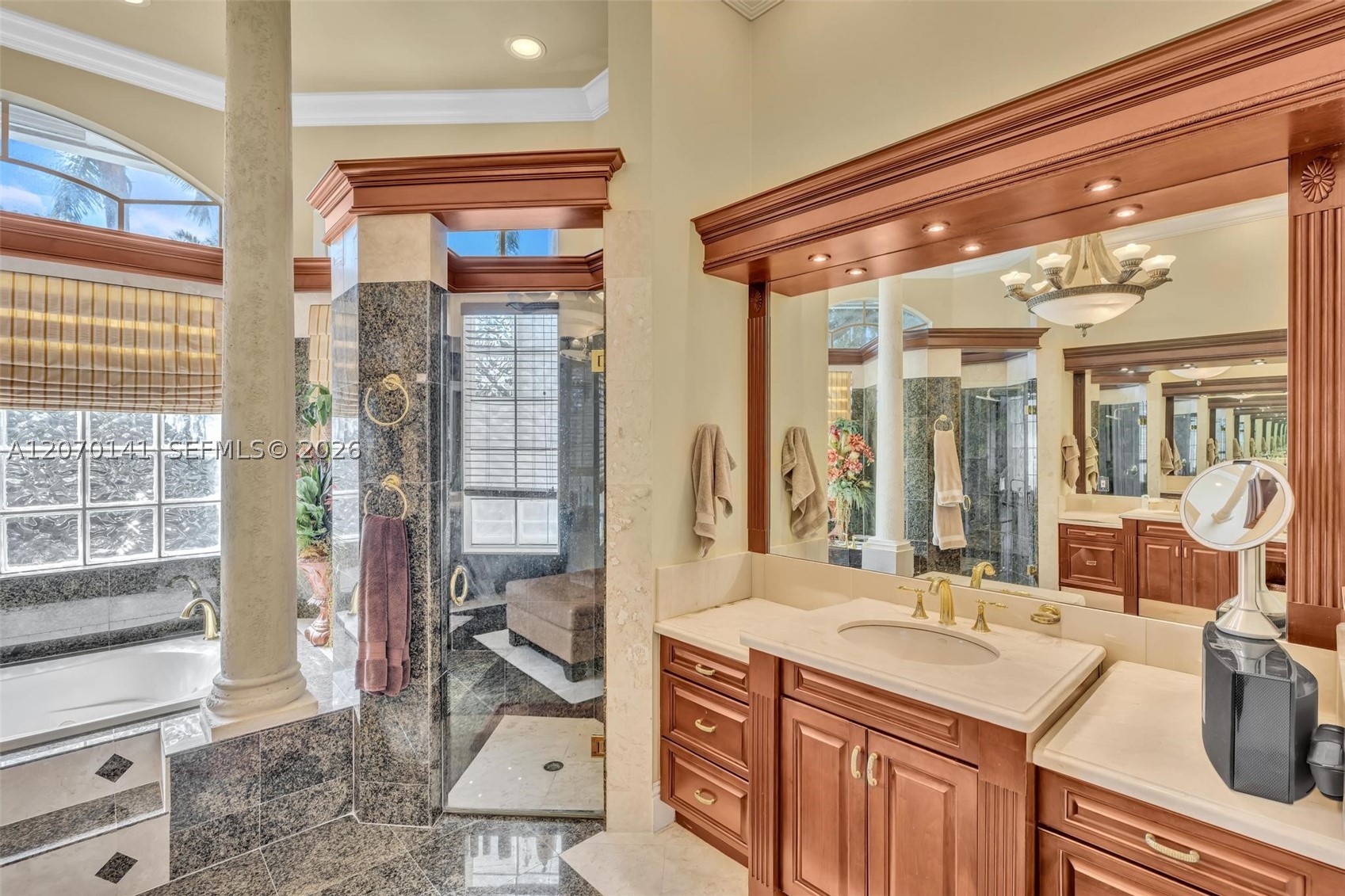 3828 Pine Lake Dr, Weston FL 33332