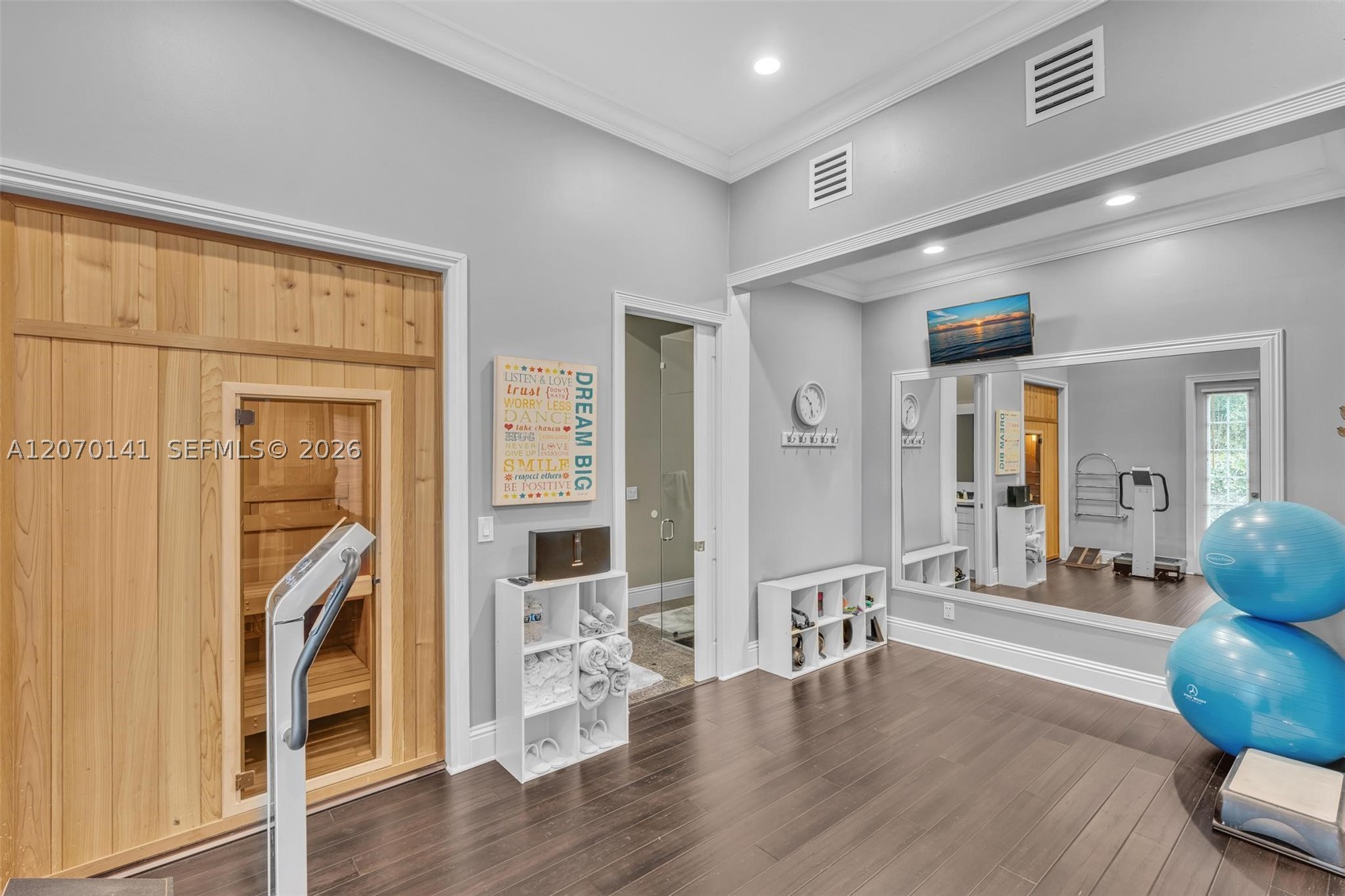 3828 Pine Lake Dr, Weston FL 33332