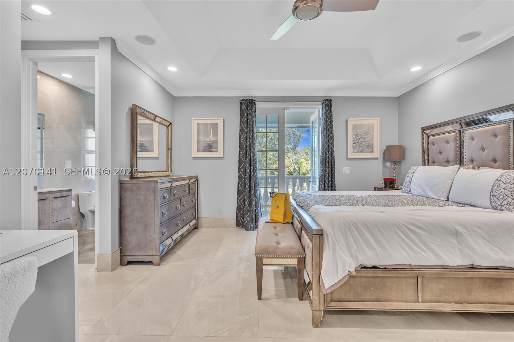 3828 Pine Lake Dr, Weston FL 33332