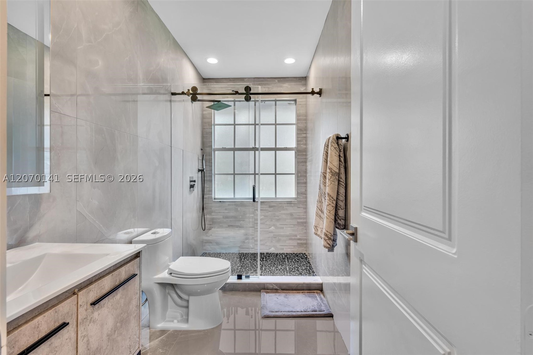 3828 Pine Lake Dr, Weston FL 33332