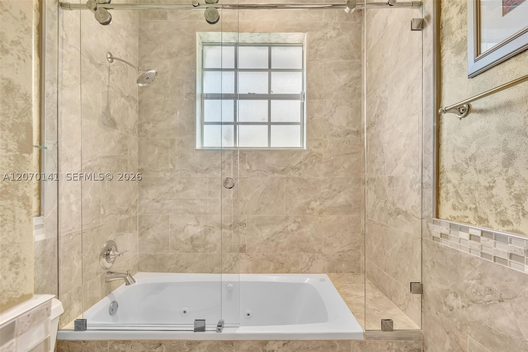 3828 Pine Lake Dr, Weston FL 33332