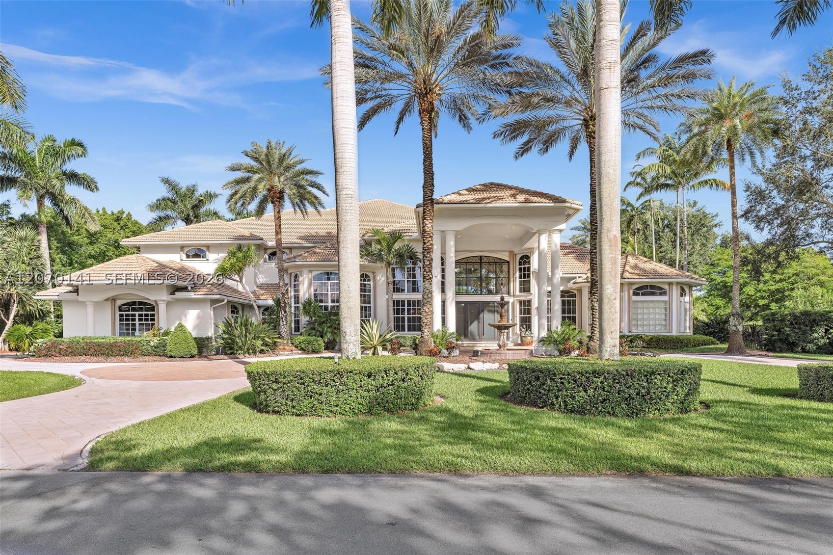 3828 Pine Lake Dr, Weston FL 33332