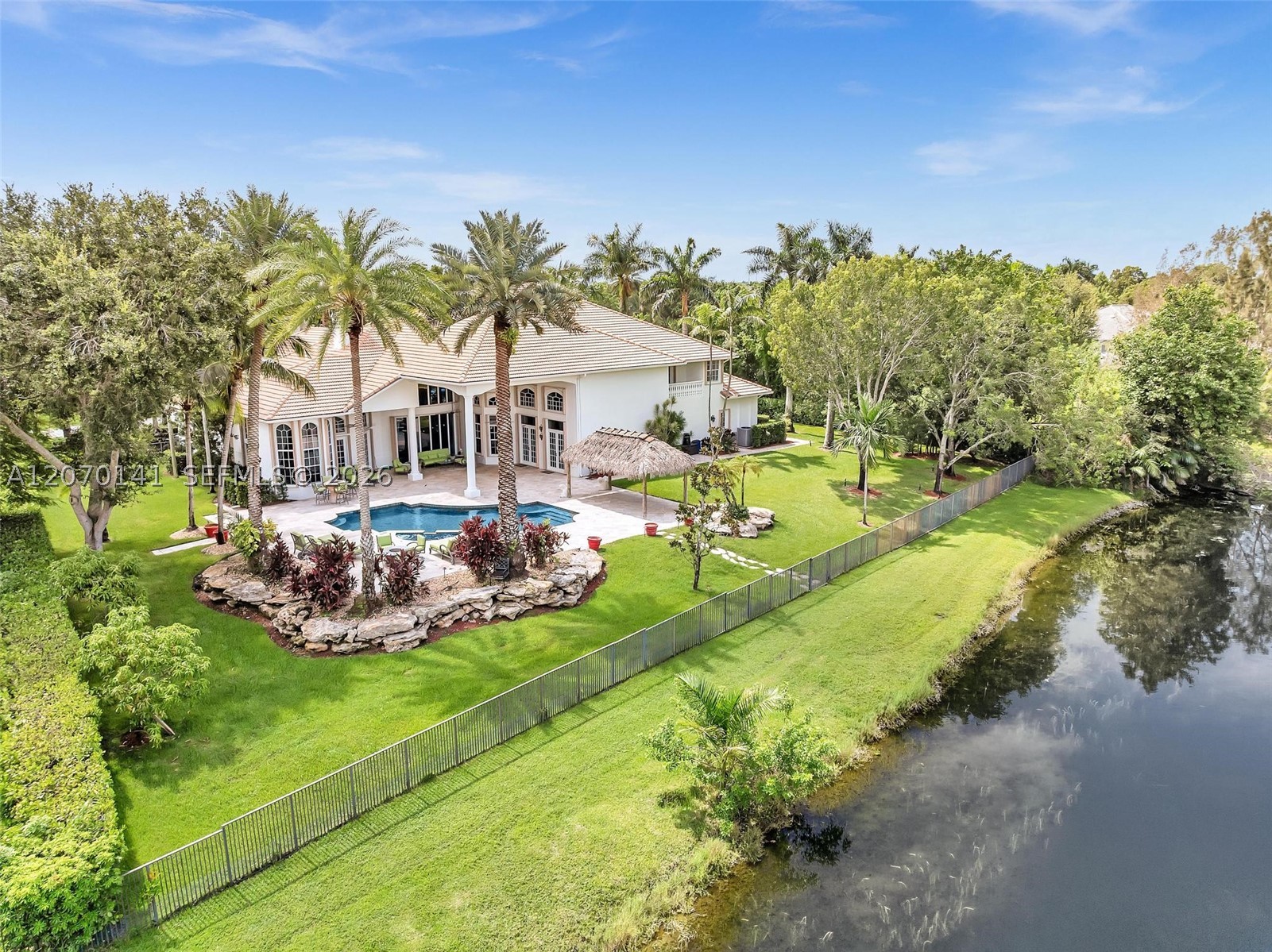 3828 Pine Lake Dr, Weston FL 33332