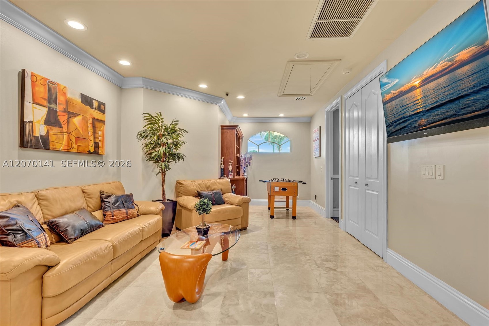 3828 Pine Lake Dr, Weston FL 33332