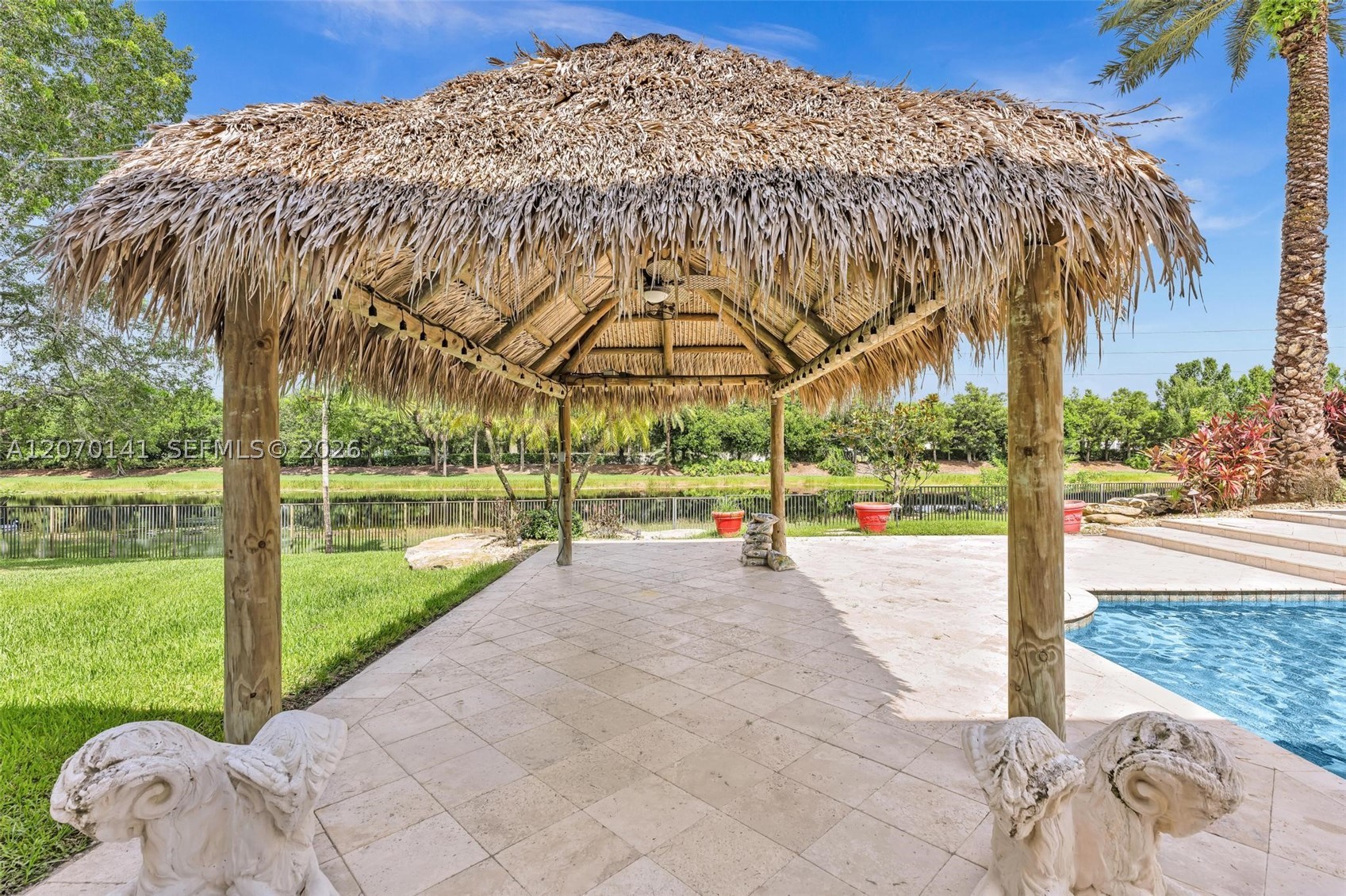 3828 Pine Lake Dr, Weston FL 33332