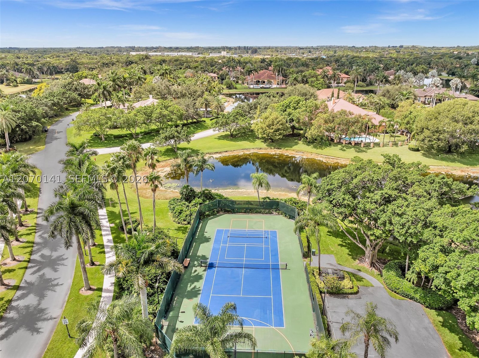 3828 Pine Lake Dr, Weston FL 33332