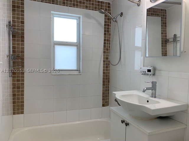 7207 Bay Dr #23, Miami Beach FL 33141