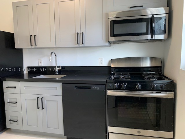 7207 Bay Dr #23, Miami Beach FL 33141