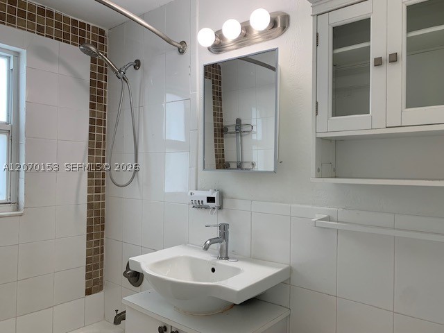 7207 Bay Dr #23, Miami Beach FL 33141