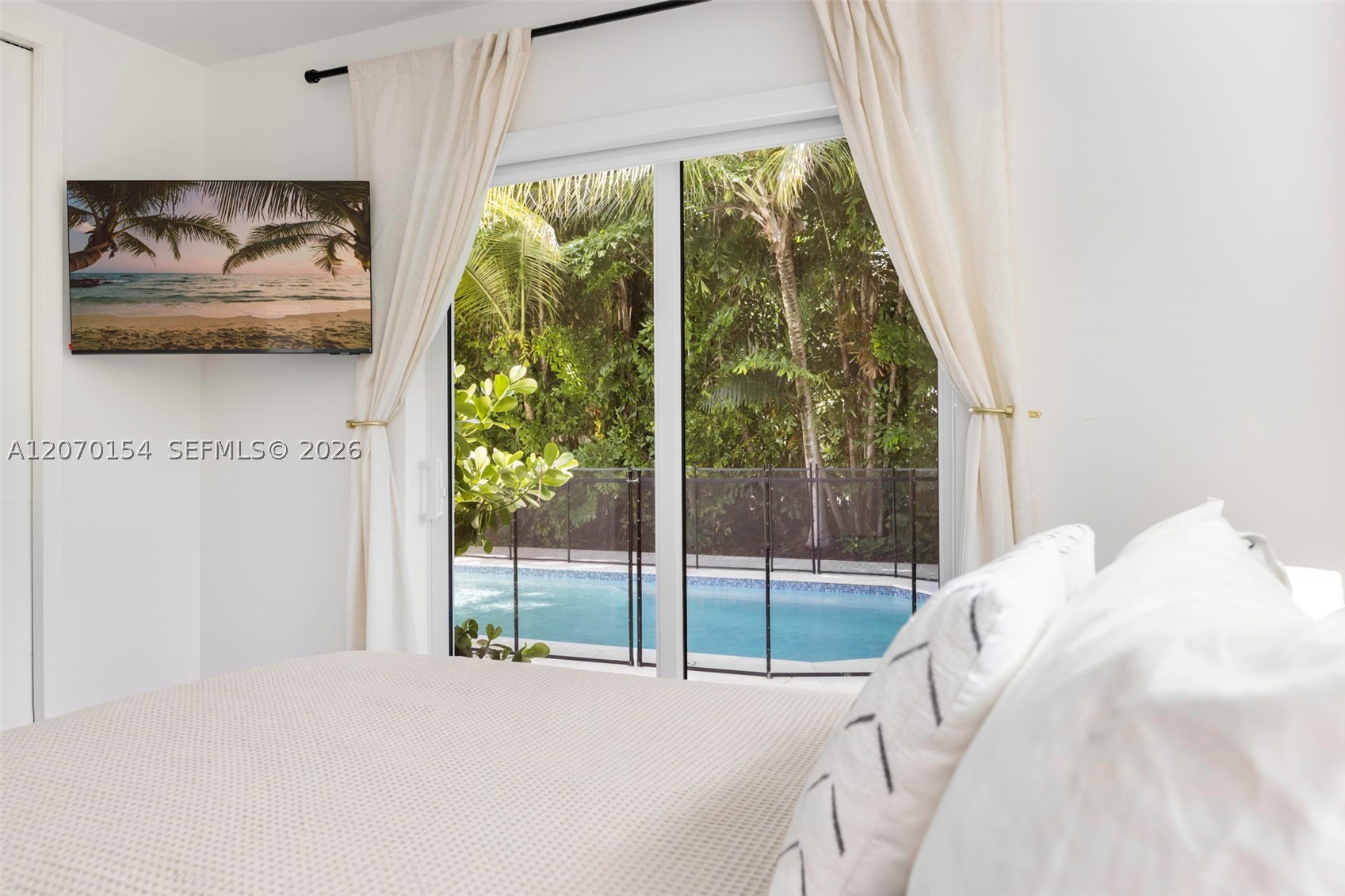 1015 Bayamo Ave, Coral Gables FL 33146