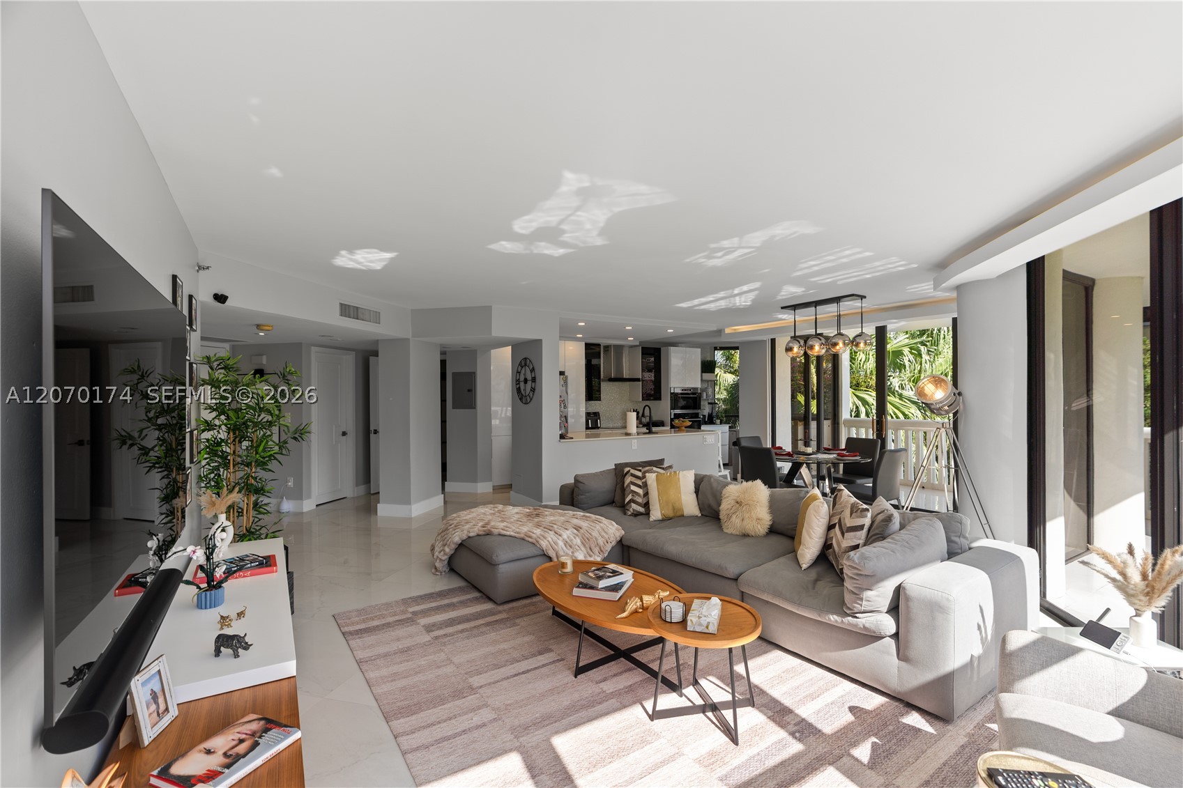 1000 W Island Blvd #202, Aventura FL 33160