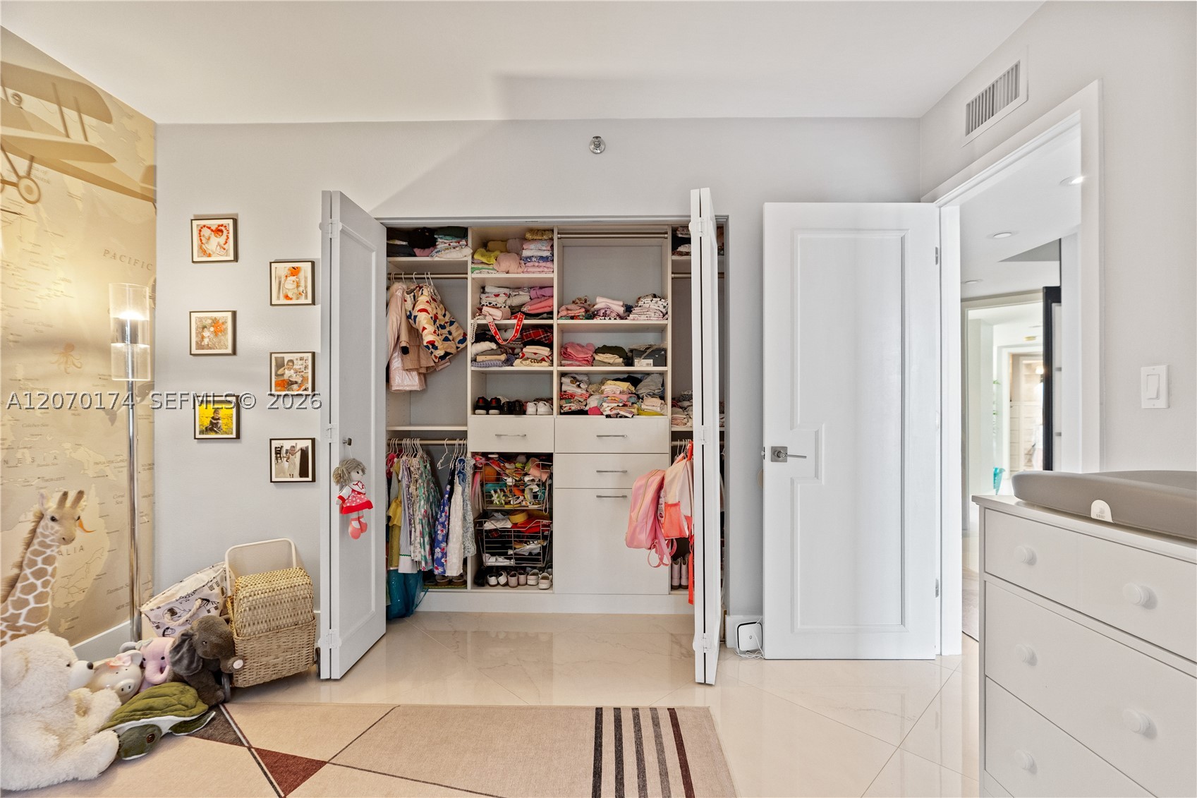 1000 W Island Blvd #202, Aventura FL 33160