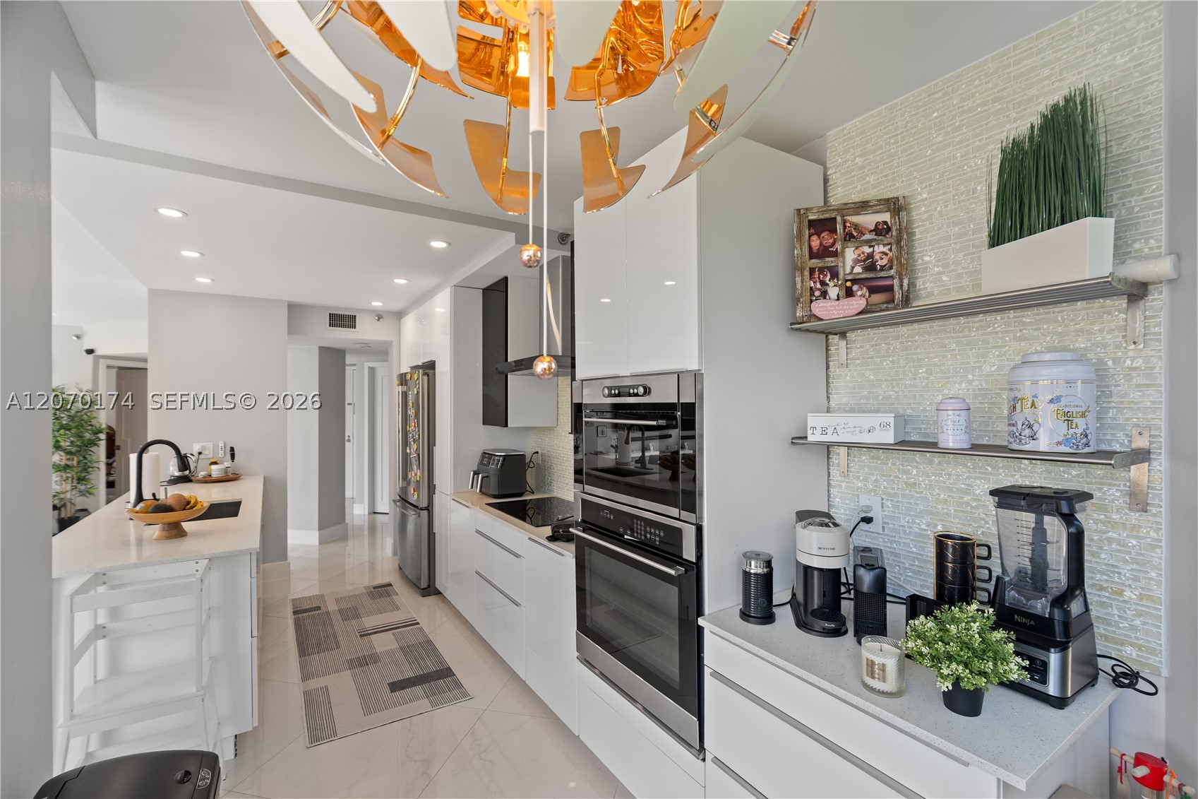 1000 W Island Blvd #202, Aventura FL 33160