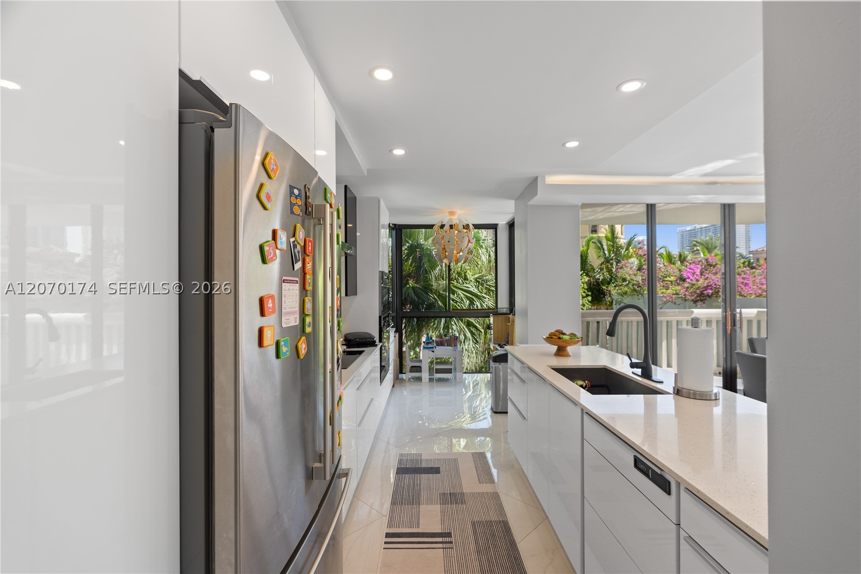 1000 W Island Blvd #202, Aventura FL 33160